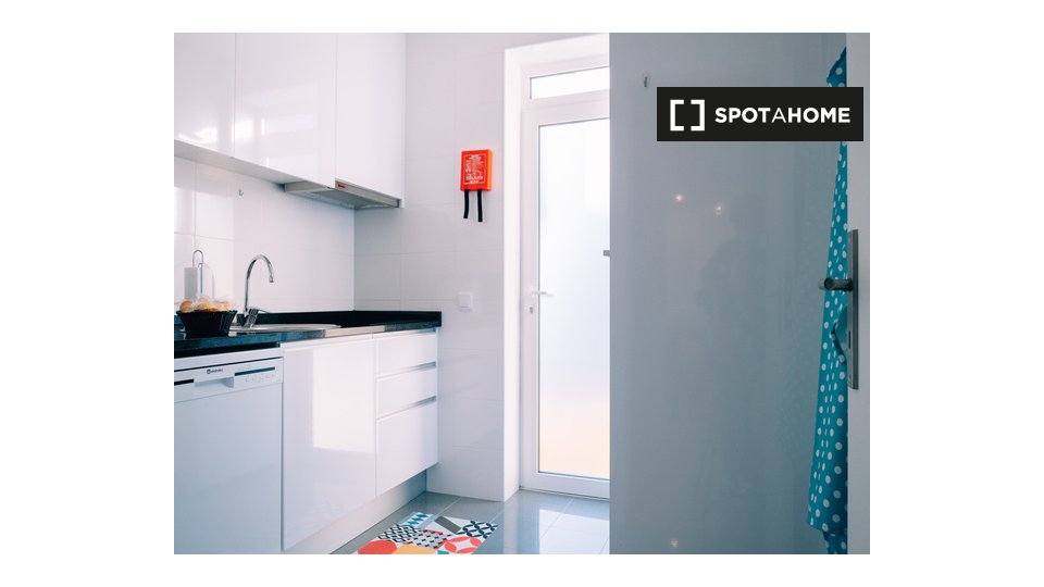 Apartment Porto, 3 beds, 80m² — photo 16