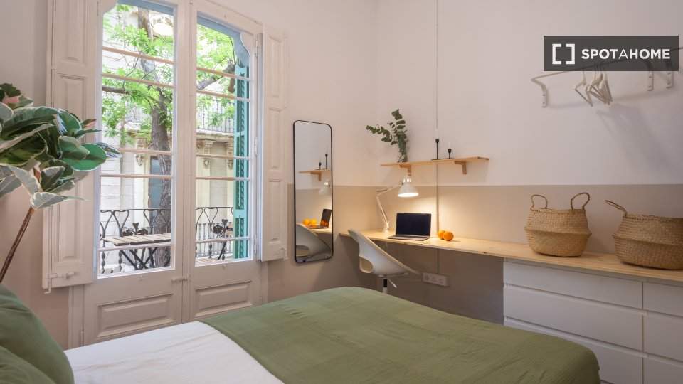 Double room Barcelona, 4 beds, 90m² — photo 5