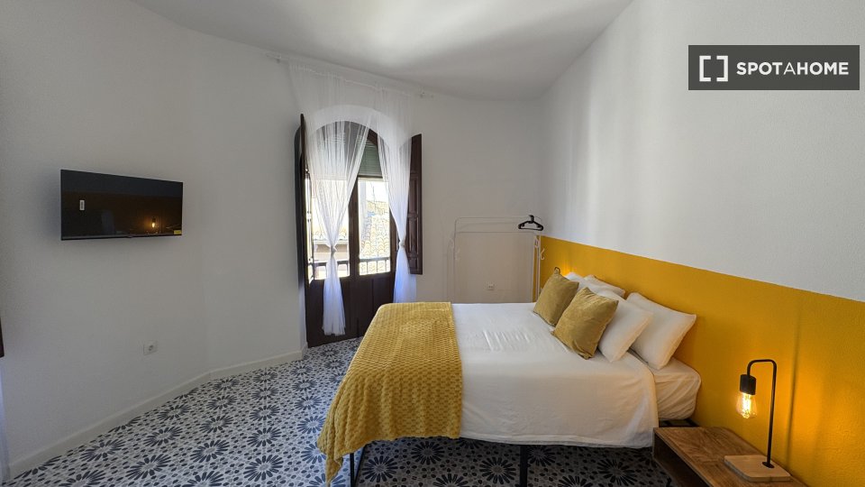 Double room Granada, 6 beds — photo 1