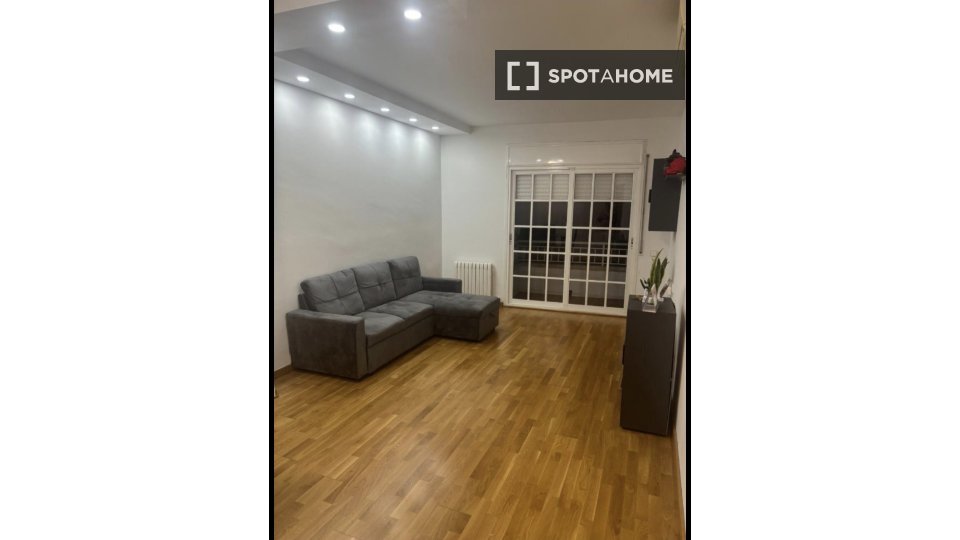 Double room Barcelona, 3 beds, 120m² — photo 5