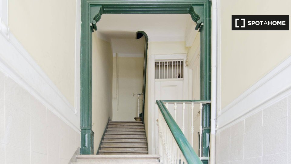 Double room Lisbon, 4 beds — photo 18