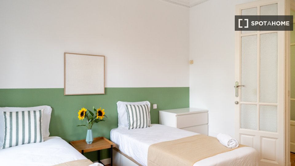 Double room Madrid, 4 beds — photo 5