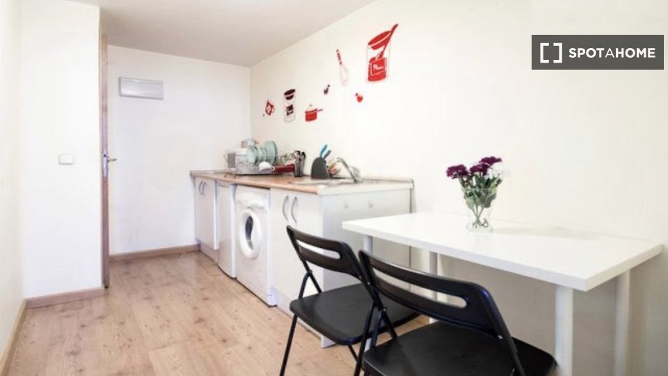 Double room Madrid, 1 bed, 200m² — photo 3