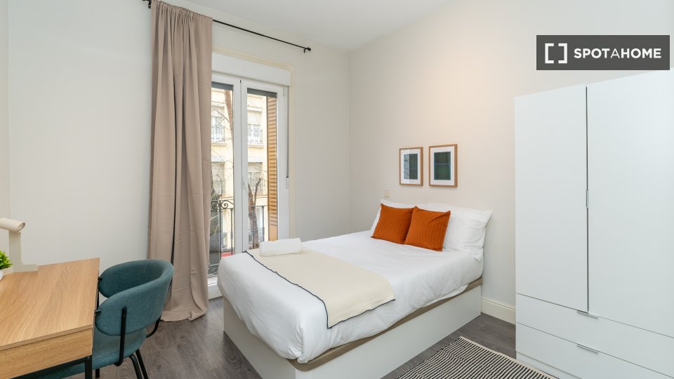 Double room Madrid, 5 beds — photo 2