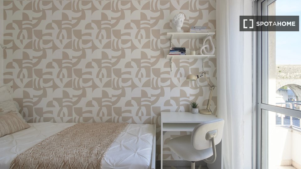 Double room Lisbon, 4 beds — photo 4