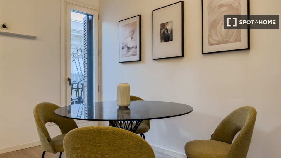 Apartment Barcelona, 2 beds, 73m² — photo 24