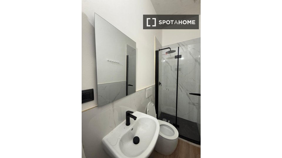 Double room Florence, 3 beds — photo 18