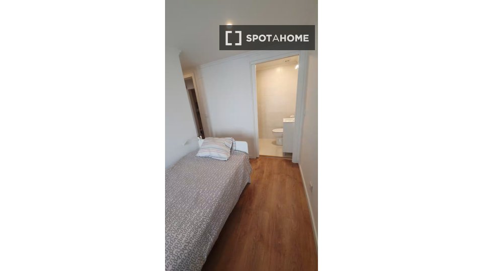 Apartment Lisbon, 3 beds — photo 11