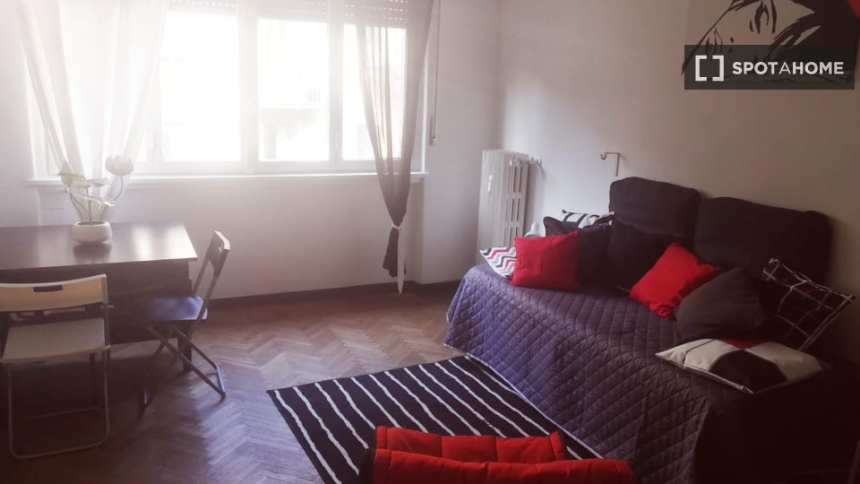 Apartment Milan, 2 beds, 65m² — photo 4