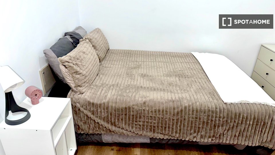 Double room Barcelona, 5 beds — photo 20