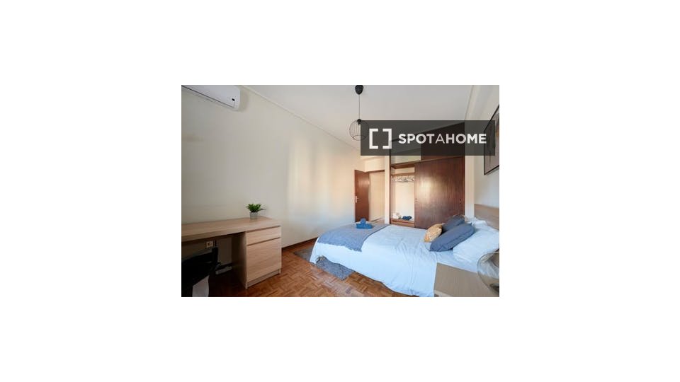 Double room Lisbon, 5 beds — photo 2