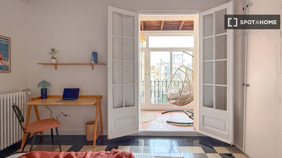 Double room Barcelona, 8 beds, 250m² — photo 32