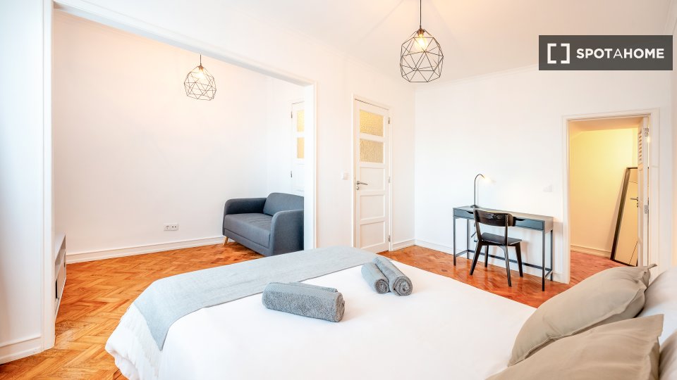 Double room Lisbon, 4 beds — photo 10
