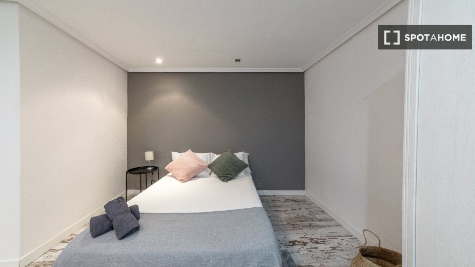 Double room Madrid, 6 beds, 150m² — photo 2