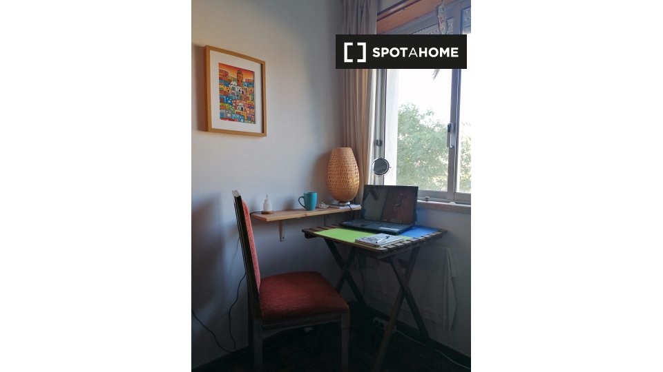 Double room Lisbon, 3 beds, 120m² — photo 3