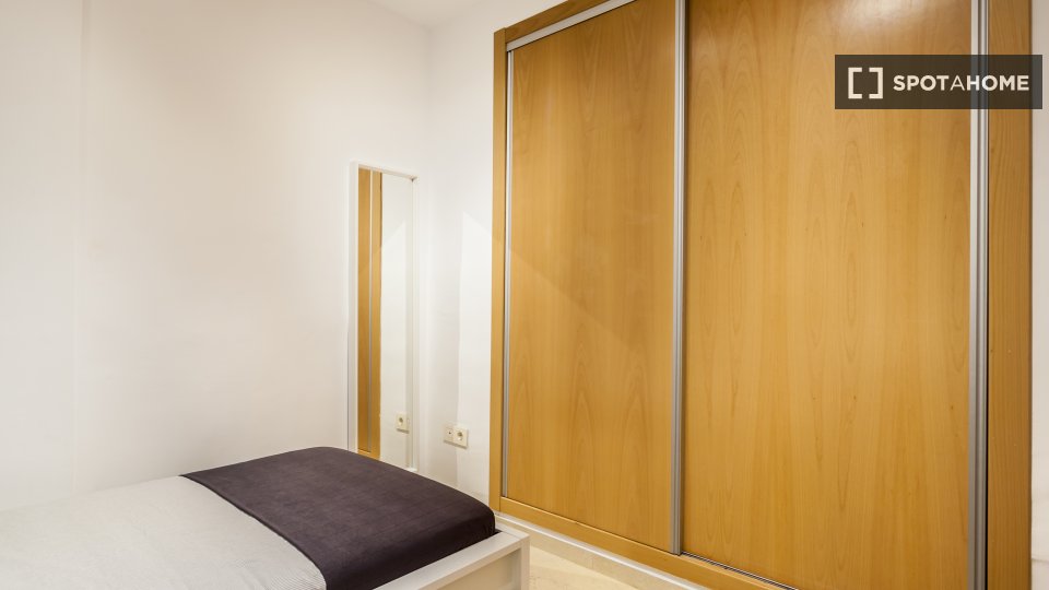 Apartment Valencia, 3 beds, 126m² — photo 15