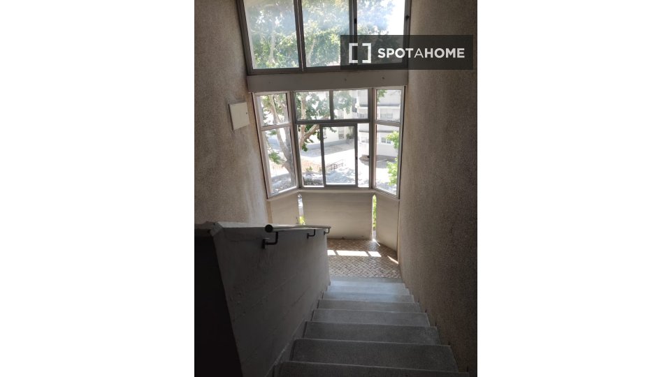 Double room Lisbon, 4 beds — photo 10