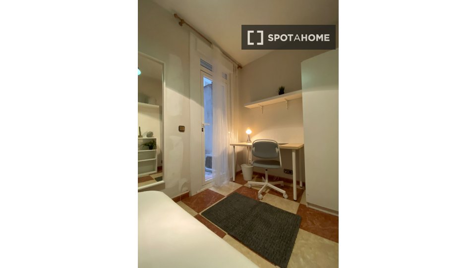Double room Madrid, 4 beds — photo 8