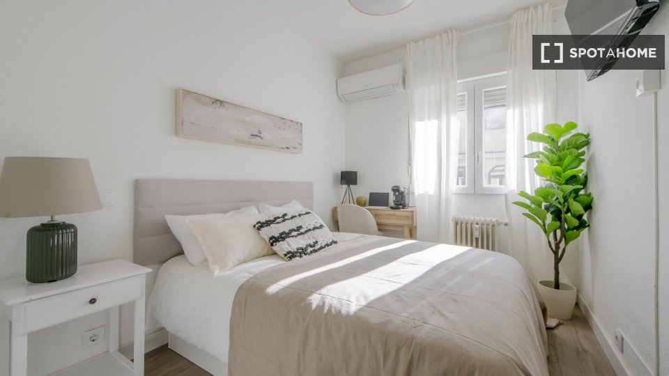 Double room Madrid, 6 beds — photo 3