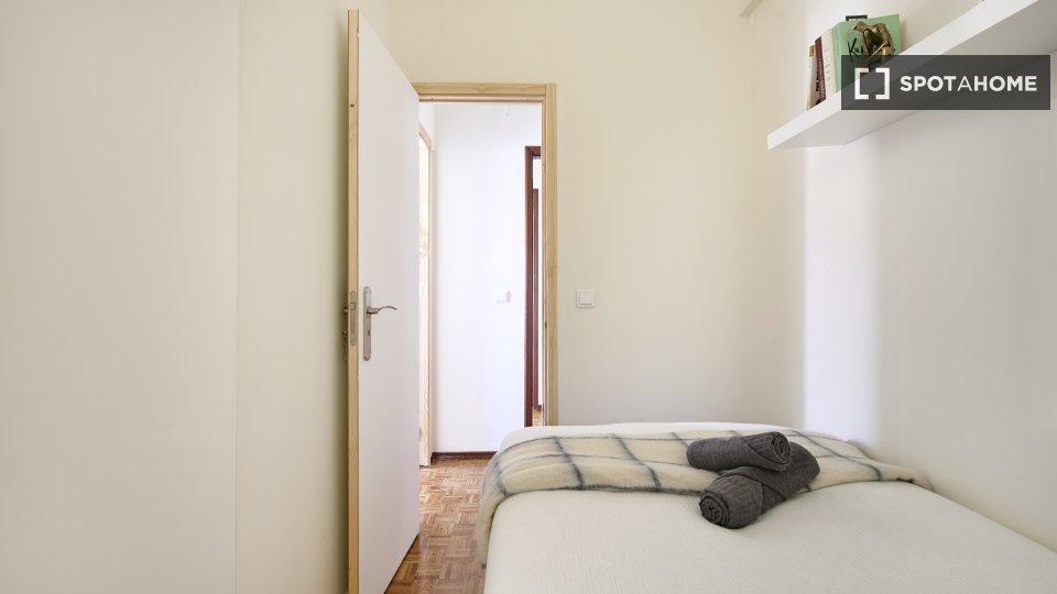 Double room Lisbon, 10 beds — photo 11