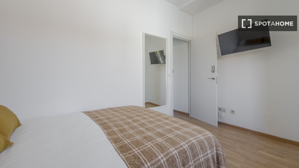 Double room Madrid, 5 beds — photo 2