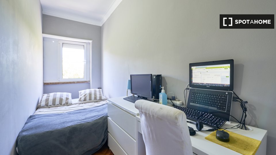 Double room Lisbon, 6 beds — photo 1