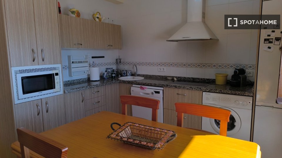 Apartment Granada, 4 beds, 114m² — photo 14