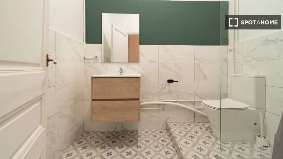 Double room Barcelona, 7 beds, 200m² — photo 17