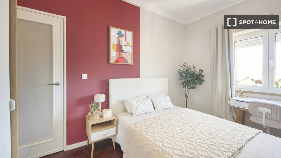 Double room Lisbon, 4 beds — photo 11