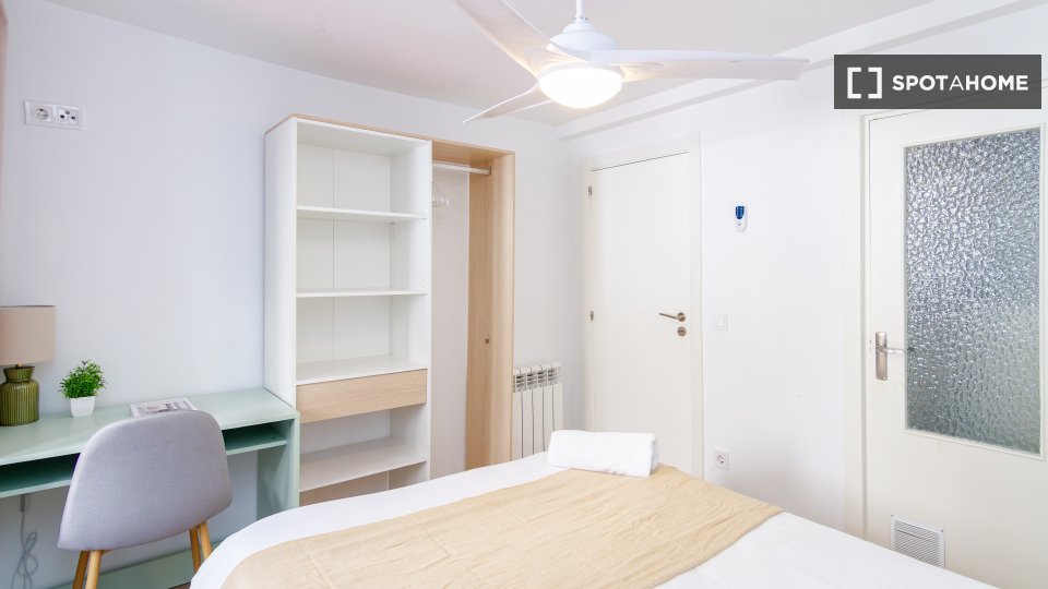 Double room Madrid, 6 beds — photo 60