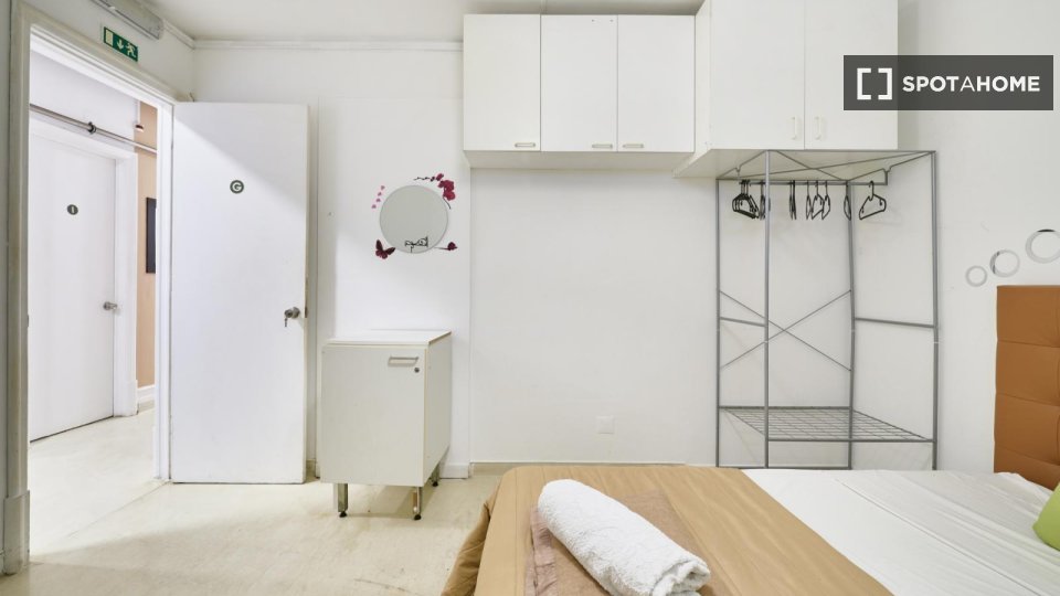 Double room Lisbon, 20 beds — photo 29