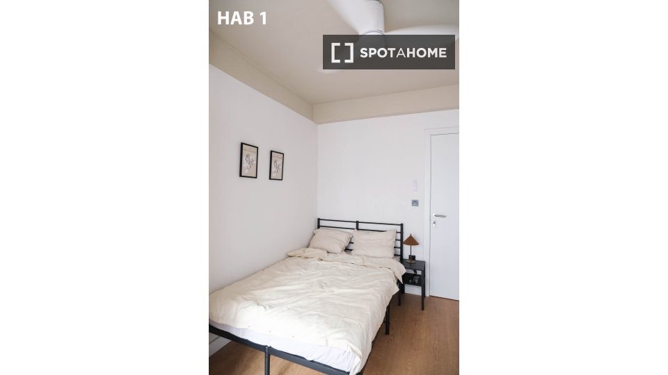 Double room Alicante, 4 beds, 83m² — photo 13