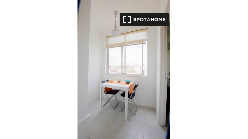 Apartment Lisbon, 4 beds, 110m² — photo 11