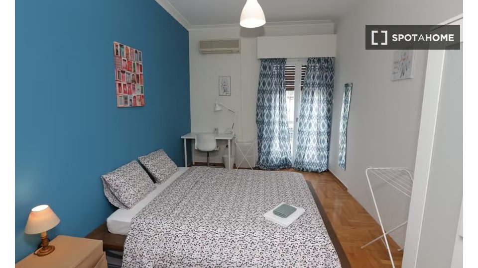 Double room Athens, 3 beds — photo 12