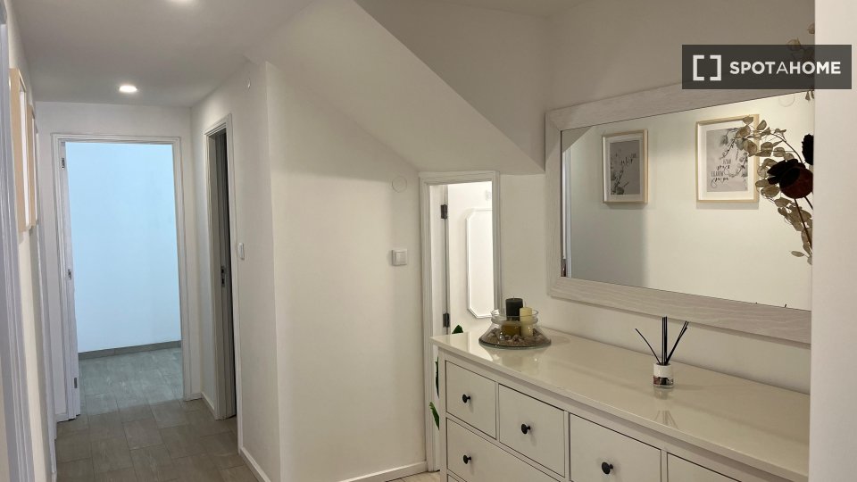 Double room Porto, 3 beds, 85m² — photo 1
