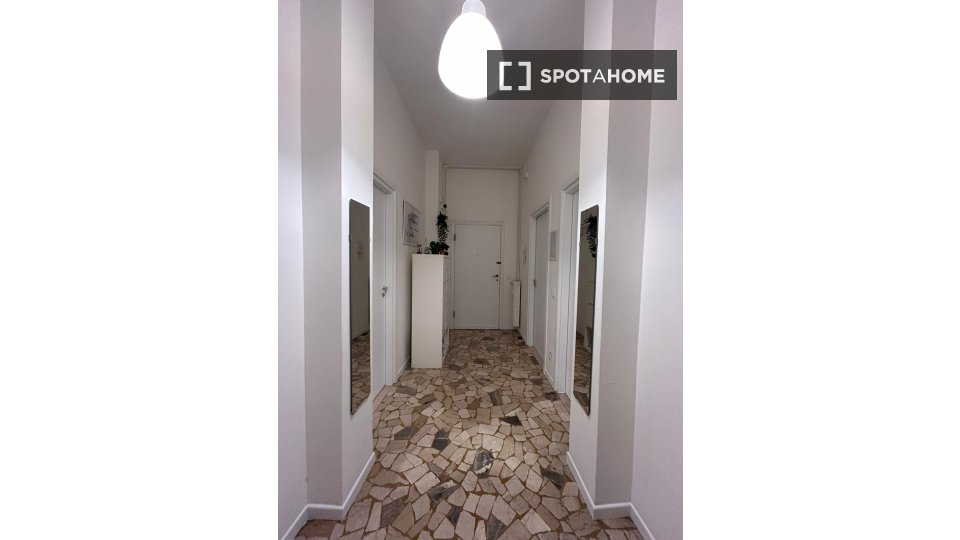 Double room Brescia, 3 beds — photo 13