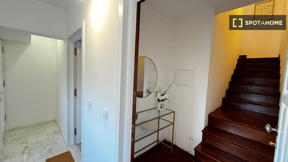 Double room Porto, 3 beds, 80m² — photo 18