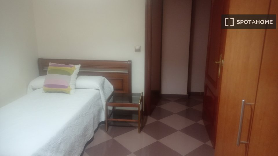 Habitación en piso compartido en Jaén