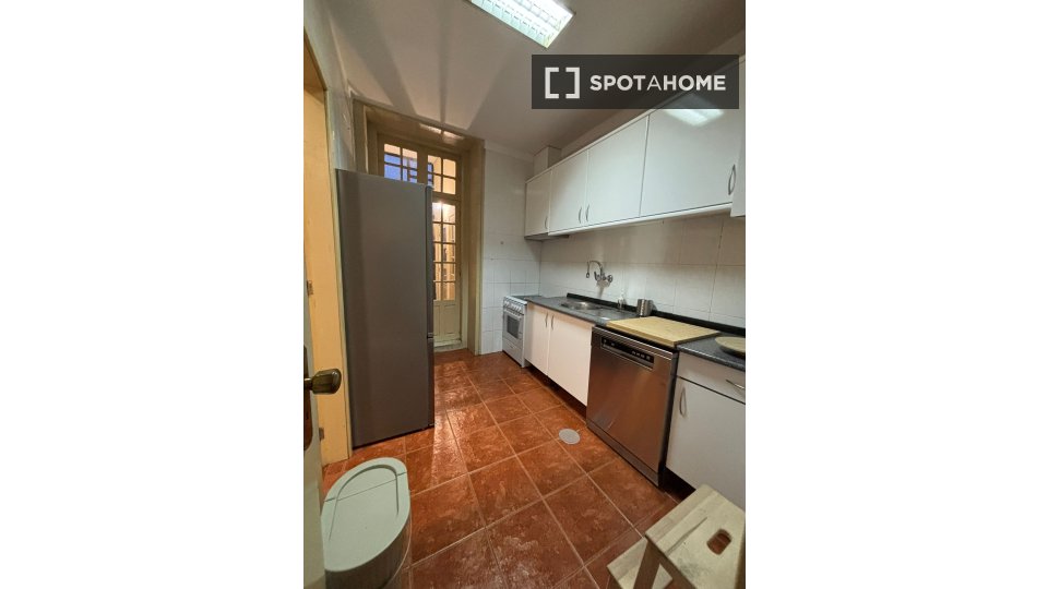 Double room Porto, 3 beds, 120m² — photo 14