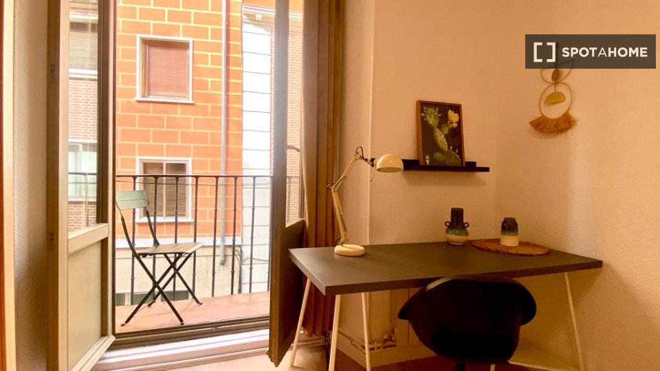 Double room Madrid, 5 beds — photo 6