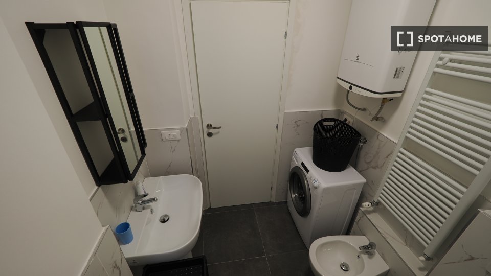 Double room Turin, 2 beds — photo 7