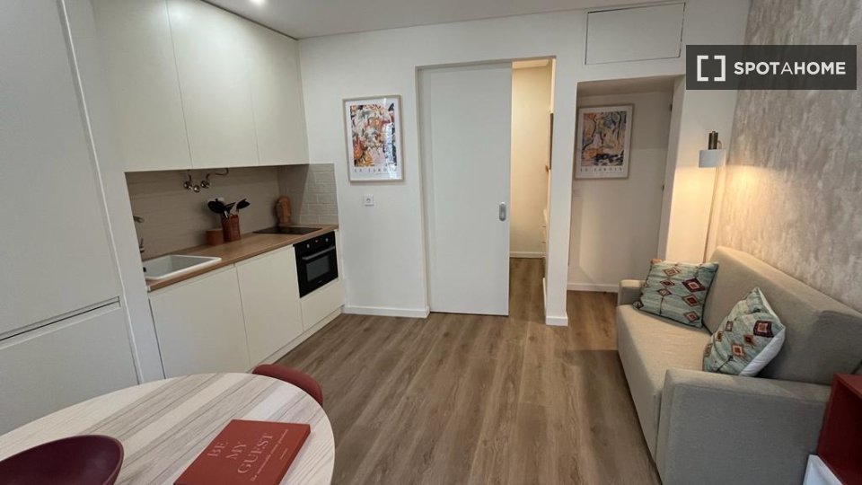 Apartment Lisbon, 1 bed, 40m² — photo 8