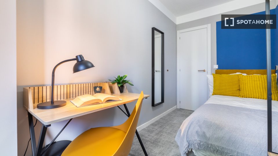 Double room Madrid, 6 beds, 67m² — photo 4