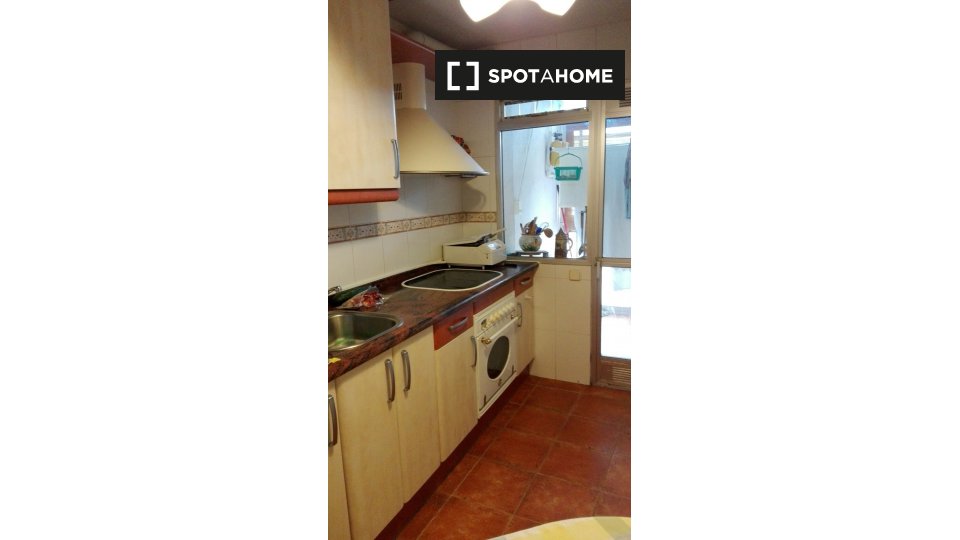 Double room Madrid, 1 bed — photo 9
