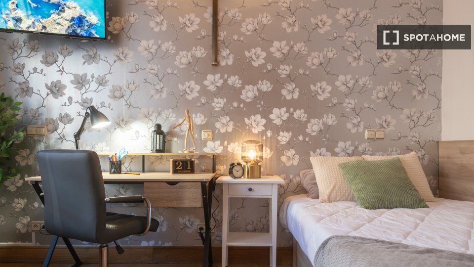 Double room Madrid, 11 beds — photo 12