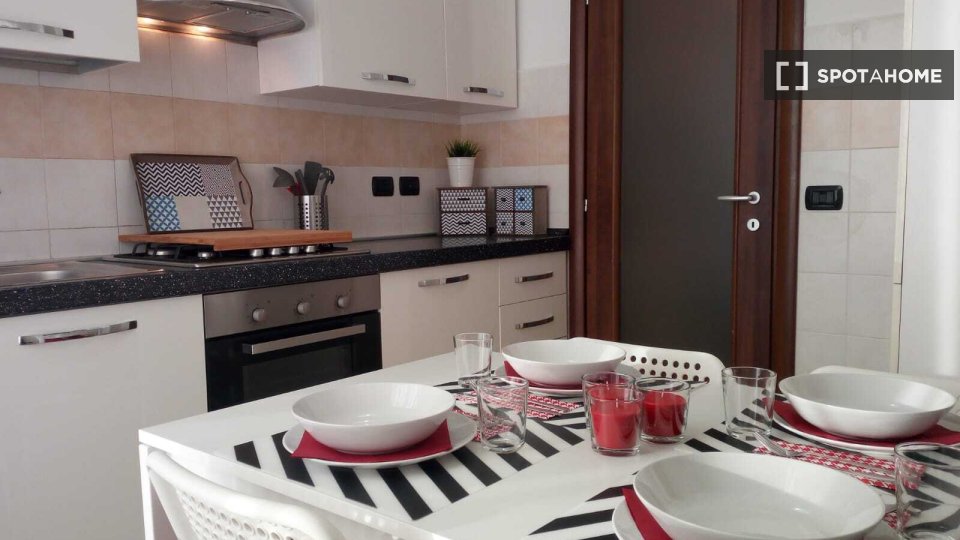 Double room Brescia, 3 beds — photo 12