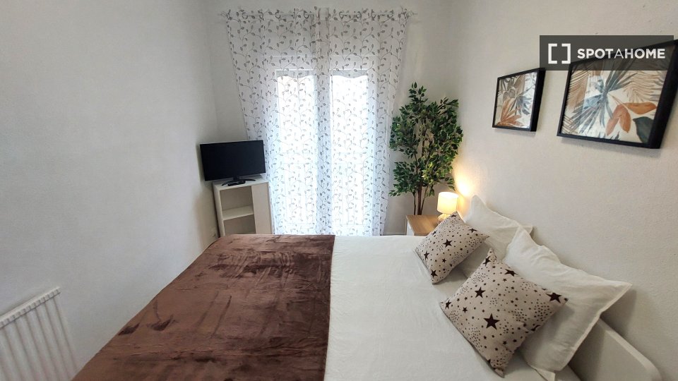 Double room Madrid, 4 beds, 61m² — photo 8