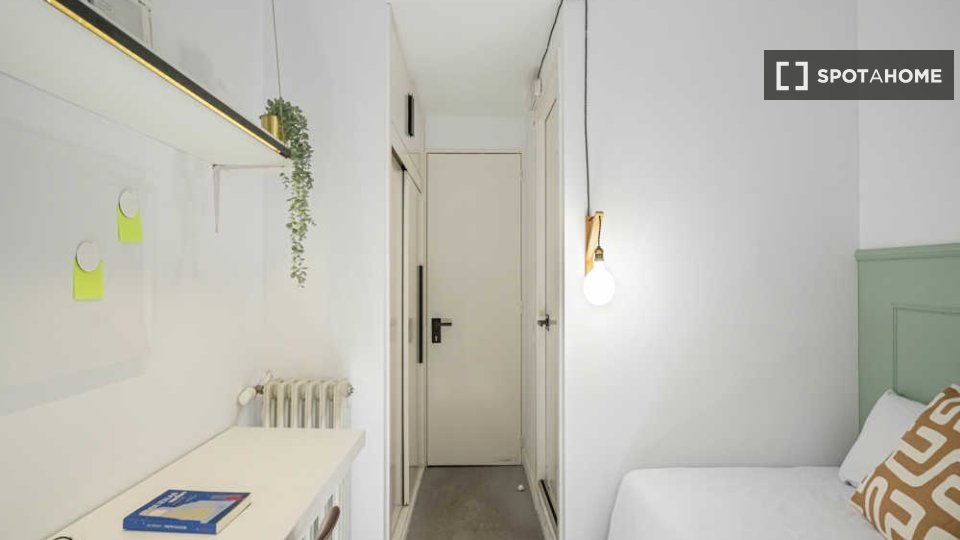 Double room Madrid, 67 beds — photo 71