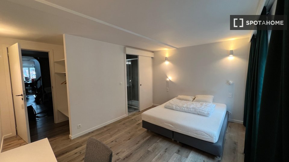 Double room Brussels, 6 beds — photo 3