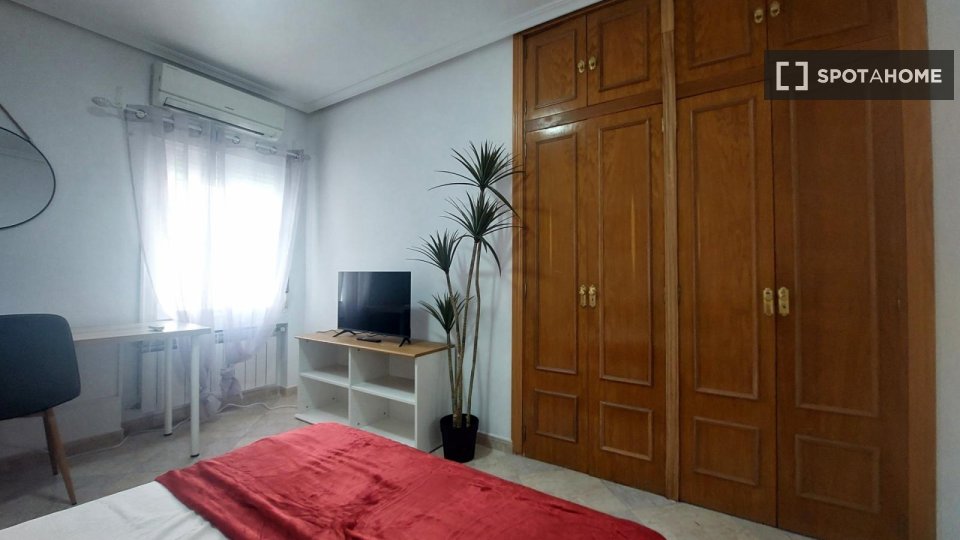 Double room Madrid, 4 beds, 95m² — photo 15